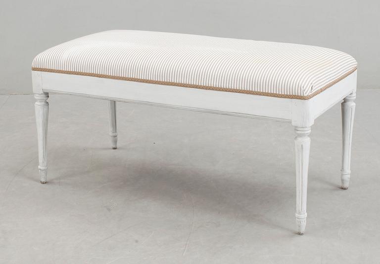 BÄNK. Gustaviansk stil. 1800/1900-tal.