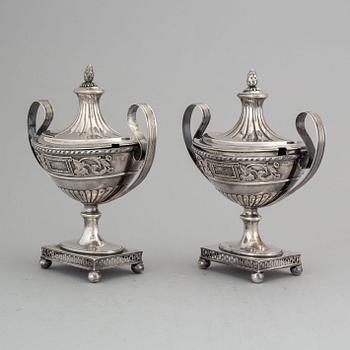 A pair of swedish silver sugar bowls, Samuel Pettersson, Linköping 1887.