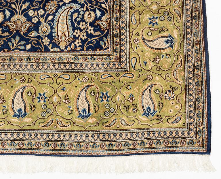 A Qum carpet, ca 494 x 340 cm.