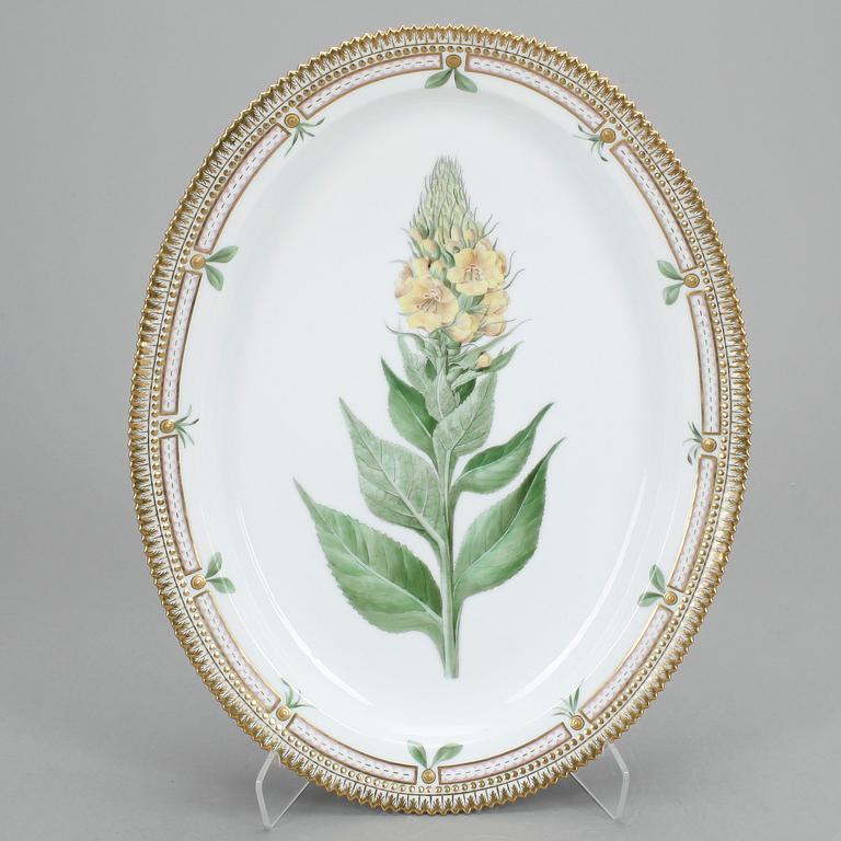 SERVERINGSFAT, porslin, "Flora Danica", Royal Copenhagen.