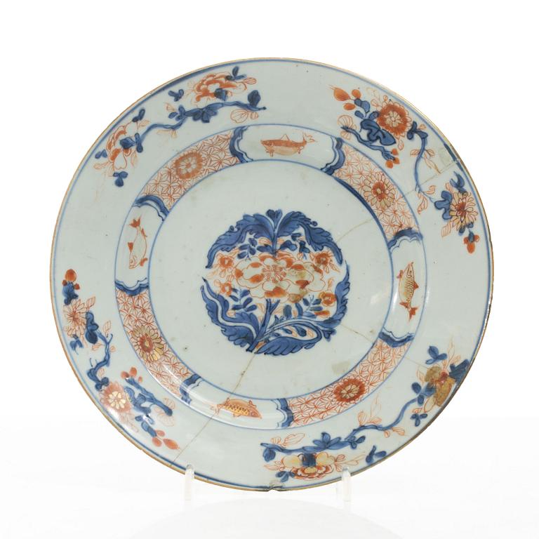 Tallrikar, fyra stycken, porslin, Kina, Qingdynastin, 1700-tal.