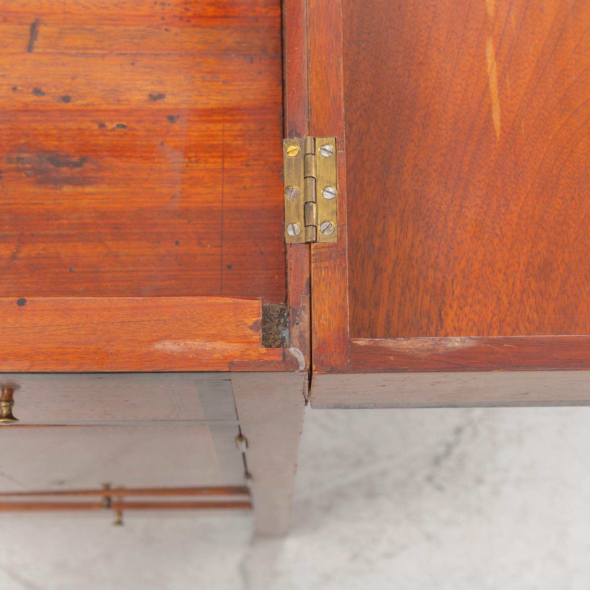 Toilette furniture, circa 1800.