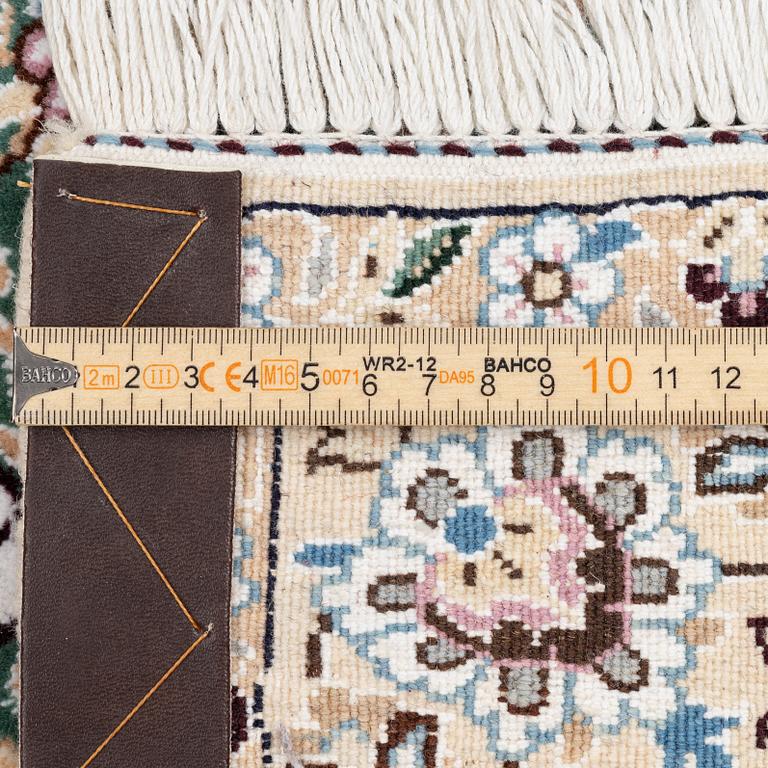 Rug, Nain, approx. 140 x 95 cm.