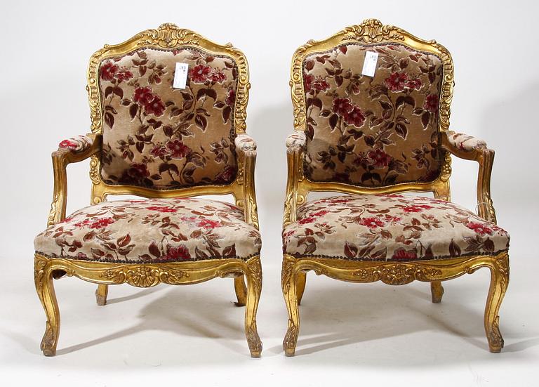 KARMSTOLAR, ett par, rokokostil, 1800-talets andra hälft.