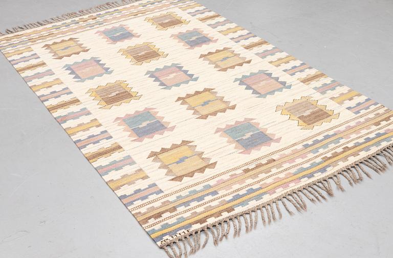 Märta Måås-Fjetterström, a carpet, "Ljusa plador", flat weave, ca 258 x 162,5 cm, signed AB MMF.