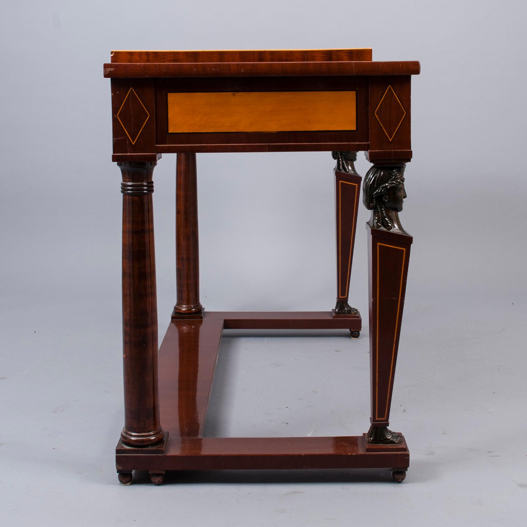 KONSOLBORD, empire, Ryssland 1800-talets början.