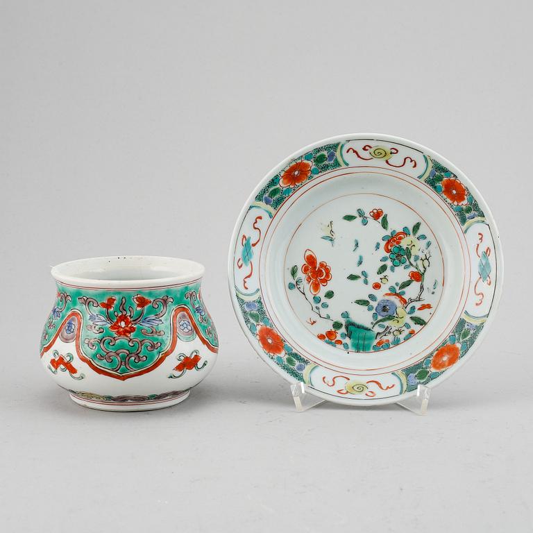 A famille verte censer and dish, Qing dynasty, Kangxi (1662-1722).