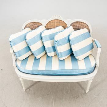 Soffa Louis XVI-stil 1900-talets första hälft.