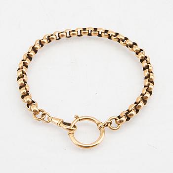 An 18K gold watch chain from year 1900.