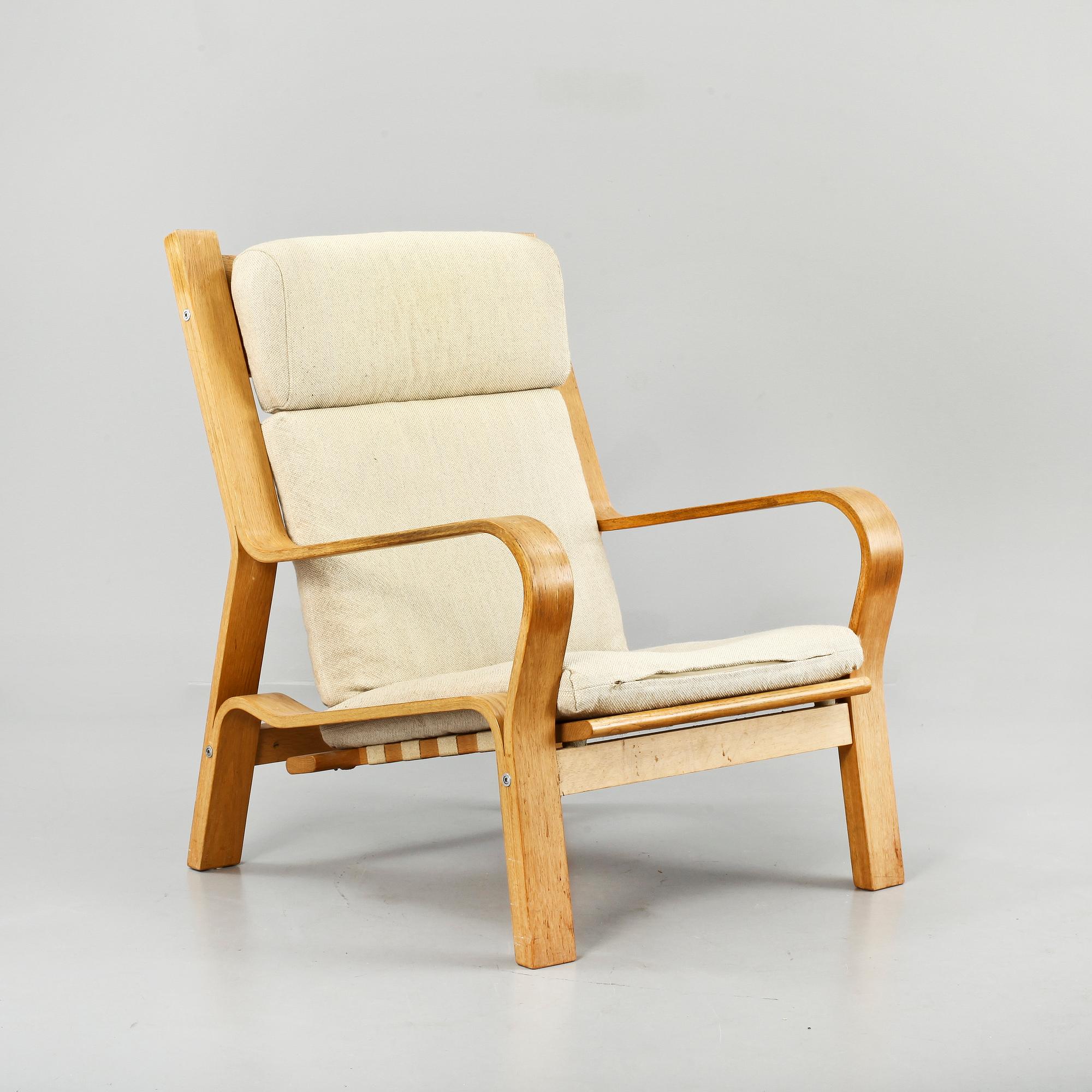 KARMSTOLAR, 2 + 1 st, "GE-671"-serien, Hans J Wegner, Getama, brännstmpl.