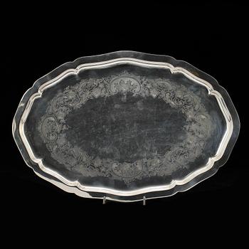 BRICKA, silver, C G Hallberg, Stockholm, 1947. Vikt 778 g.