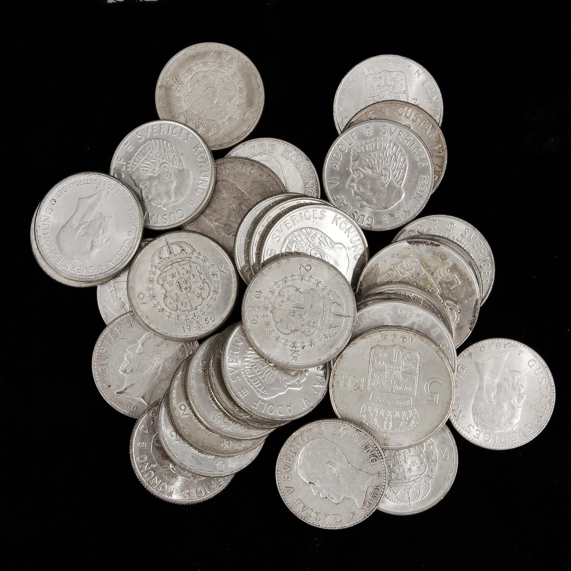 PARTI MYNT, 1 guldmynt 5 kr samt 33st silvermynt 2 kr samt 5 kr, i spann mellan 1881-1966.