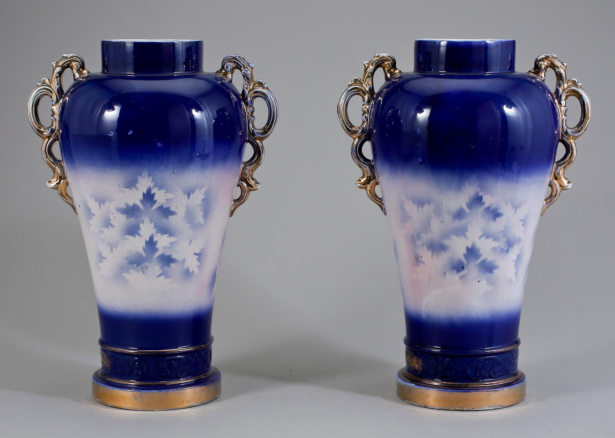 VASER, ett par, flintgods, troligen England, 1800-talets slut.