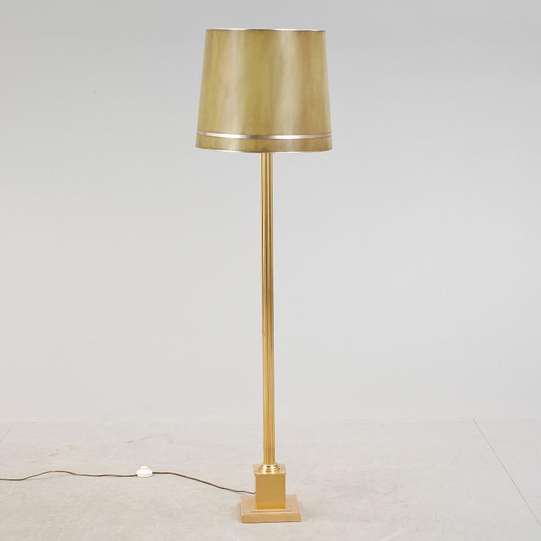 GOLVLAMPA, mässing, 1900-talets andra hälft.
