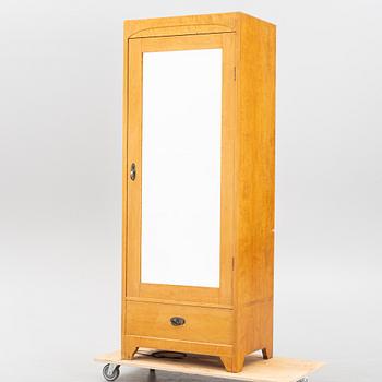 A Jugend cabinet, beginning of the 20th century.