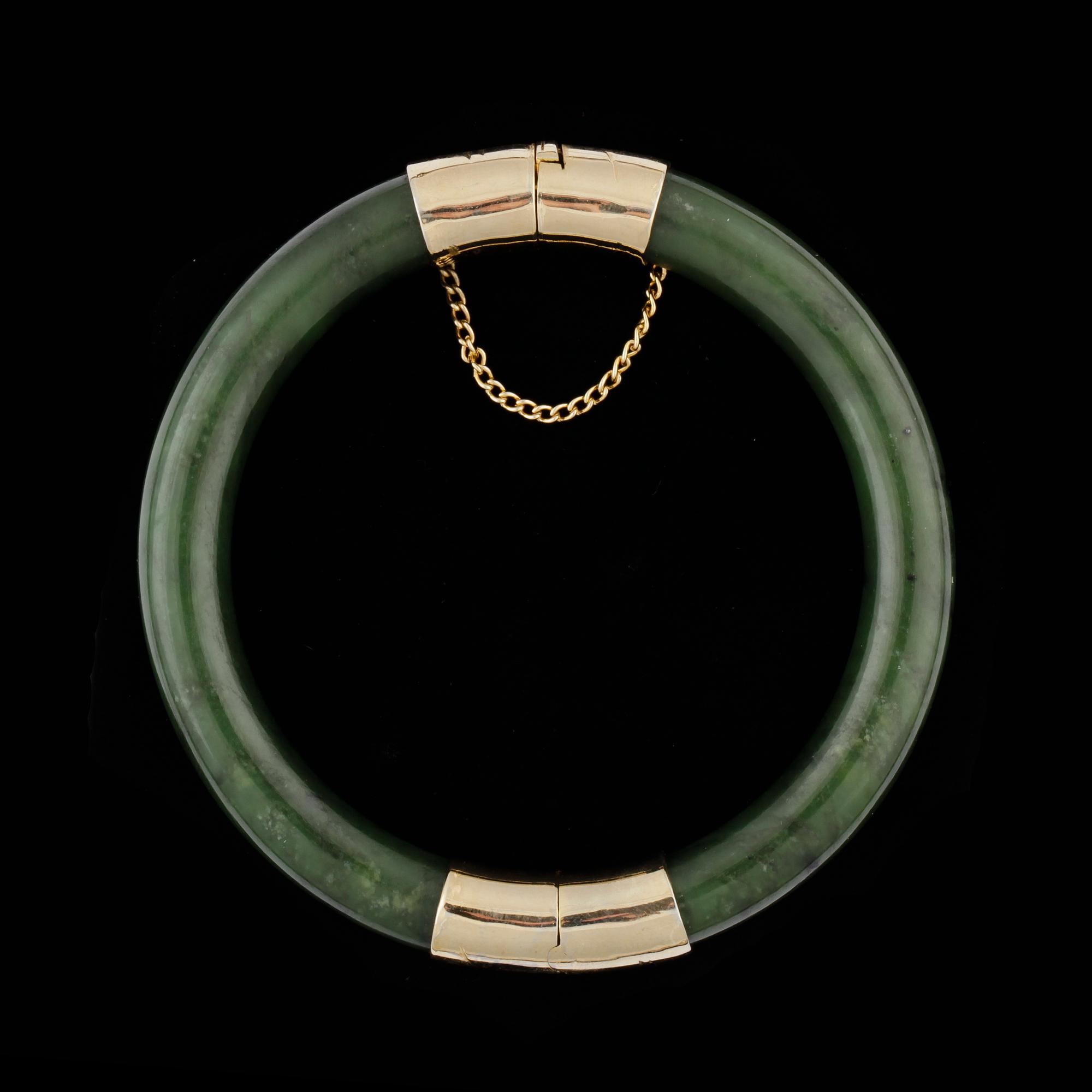 COLLIER samt ARMRING, 18 k guld samt jade.