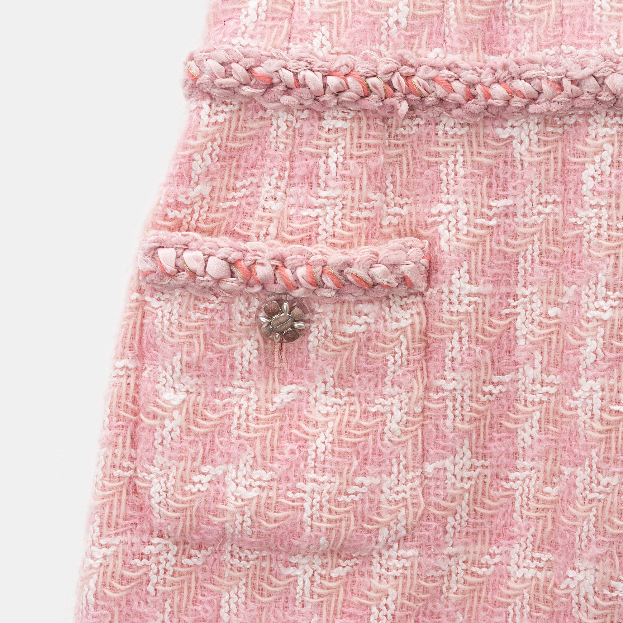 Chanel, a 'Fantasy Tweed' skirt, size 34.
