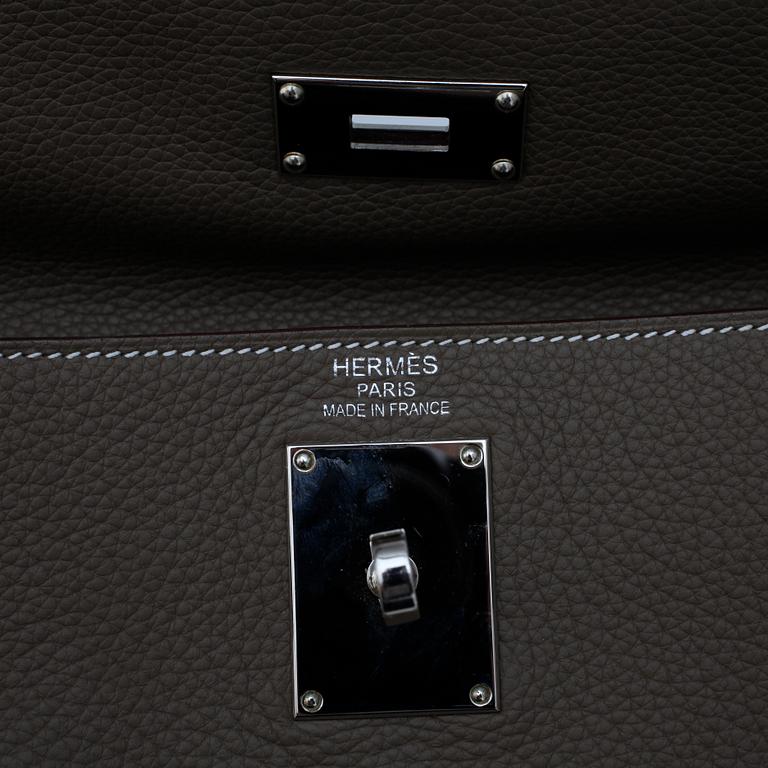 HERMÈS, a Clemence bullcalf "JPG Shoulder Kelly" in the colour "Etoupe".