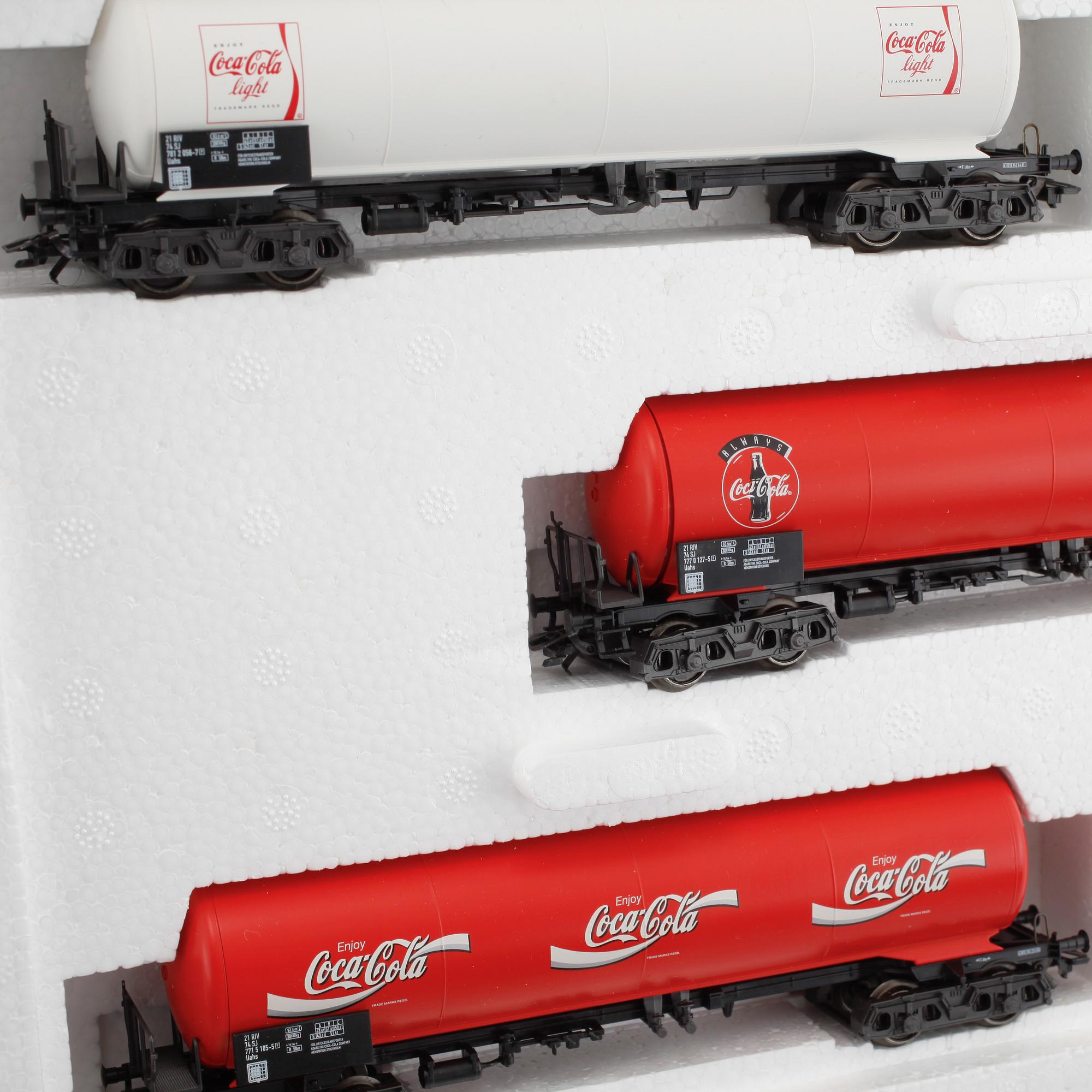 A set of 8 märklin toys trains from the 20th century.