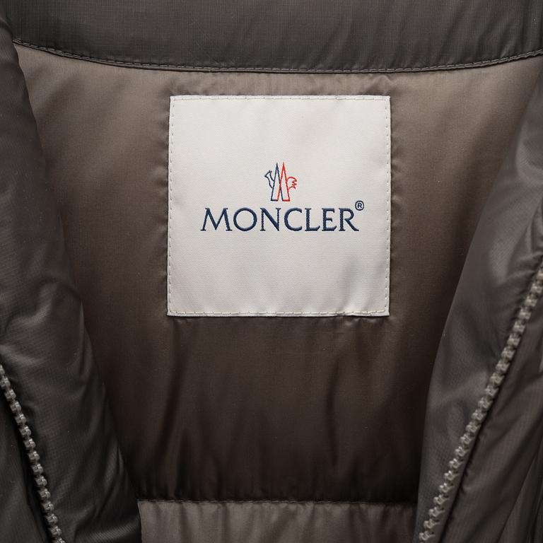 Moncler, A down coat 'Roseg Giubbotto', size 1.