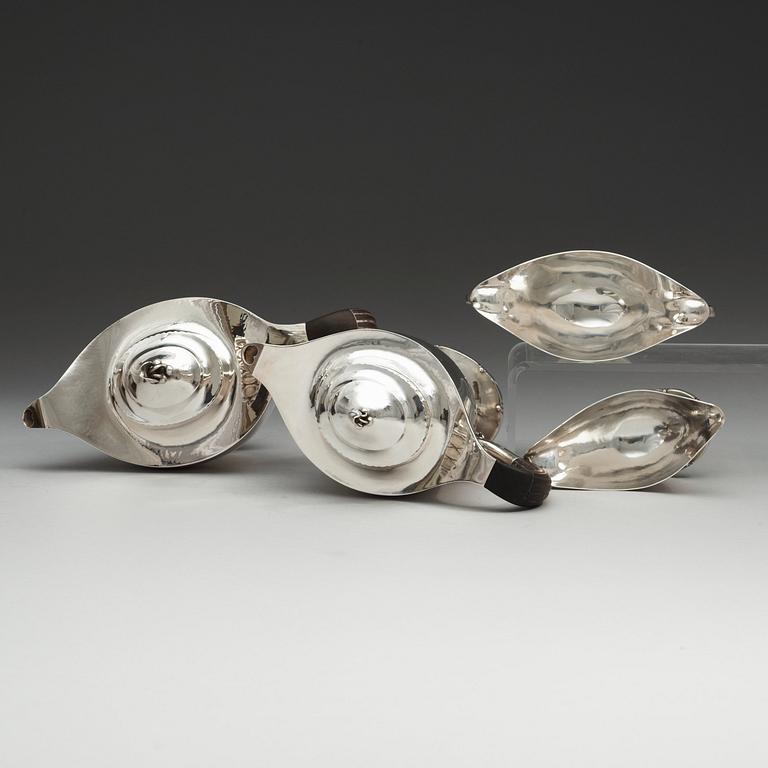 A Georg Jensen 4 pcs coffee- and tea service, Copenhagen 1933-44 (the teapot 1945-51).