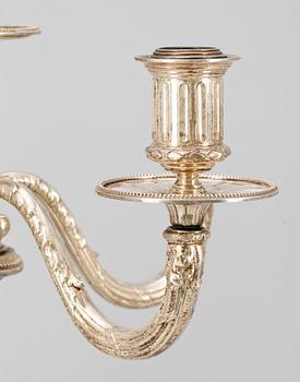 KANDELABRAR, ett par, låghaltigt silver 800, Louis XVI-stil, Tyskland. Total vikt ca 3012g.