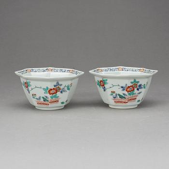 SKÅLAR, ett par, porslin. Japan, 1800-tal.