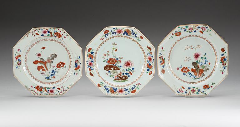 A set of 11 (9+2) famille rose dinner plates, Qing dynasty, Qianlong (1736-95).