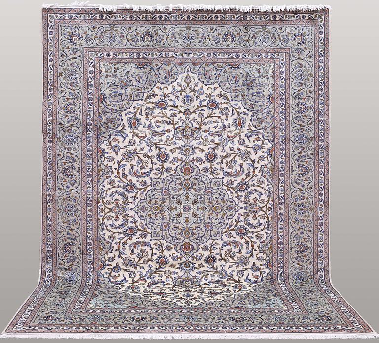 Matta, Keshan, ca 350 x 252 cm.
