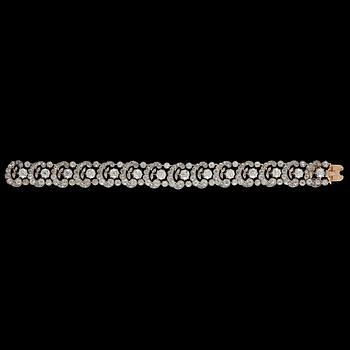 1070. ARMBAND med gammalslipade diamanter totalt ca 10.50 ct. 1800-tal.