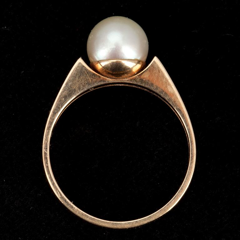 HALSBAND  +RING, guld 14K, pärlor. Helsingfors 1963-64. Vikt 7,9 resp 3,1 gram.