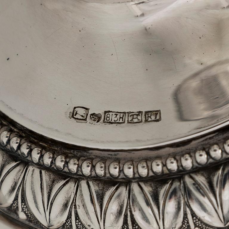 Ljusstakar, ett par, silver, Kultateollisuus, Åbo 1965 och 1970.