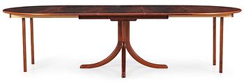 430. A Josef Frank mahogany dinner table, Svenskt Tenn, model 771.
