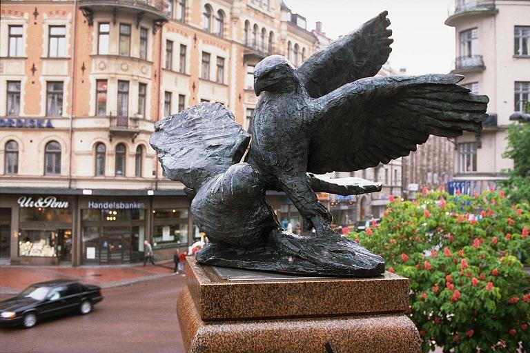 TORSTEN FRIDH, Sculpture. Bronze. Signed. Height 17 cm, length 18 cm.