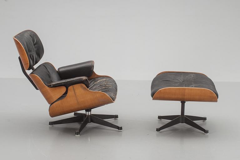 FÅTÖLJ MED FOTPALL, "Lounge chair", design Charles Eames för Hermann Miller.