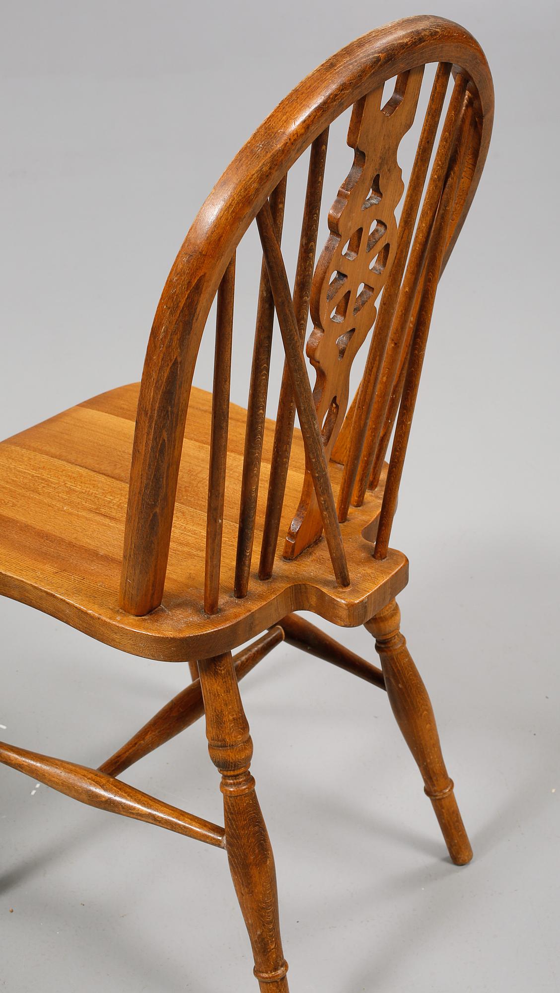 STOLAR, 4 st, Windsormodell, omkring 1900-talets mitt.