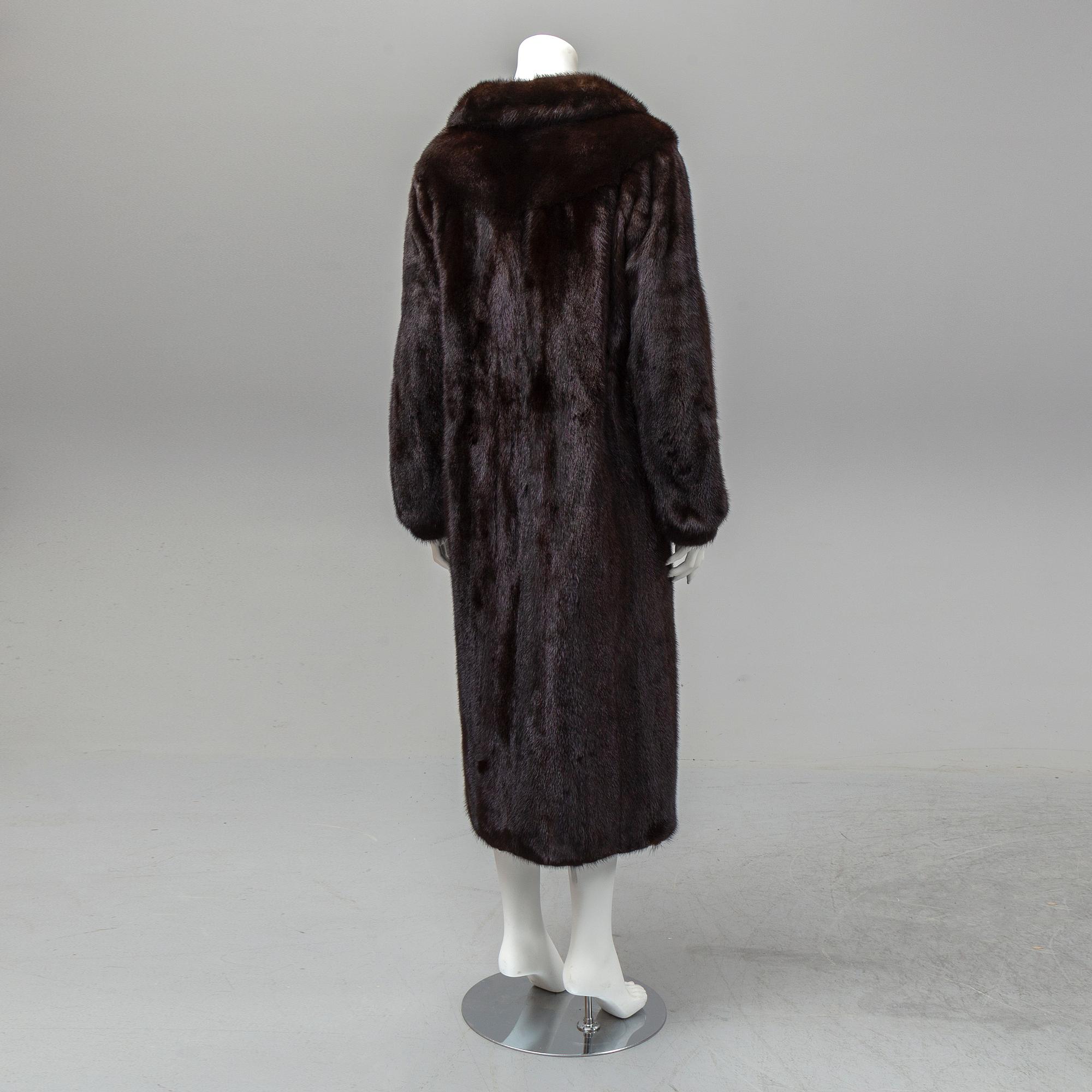 A mink fur, size ca 38.