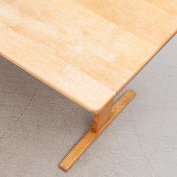 Yngve Ekström, A birch dining table, 'Björka', second half of the 20th century.