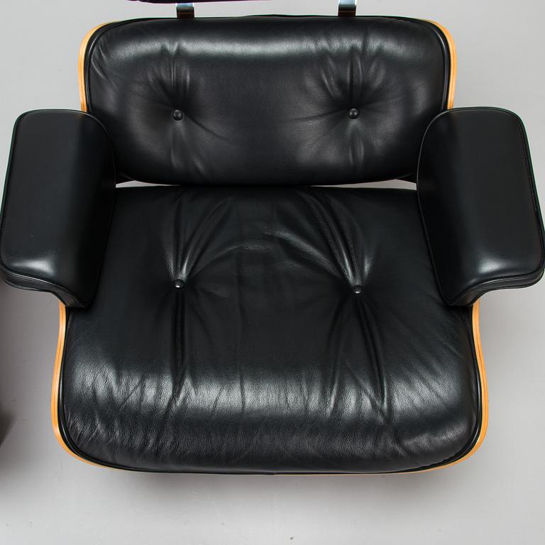 Charles och Ray Eames, fåtölj och fotpall, "Lounge chair" för Vitra 2006.