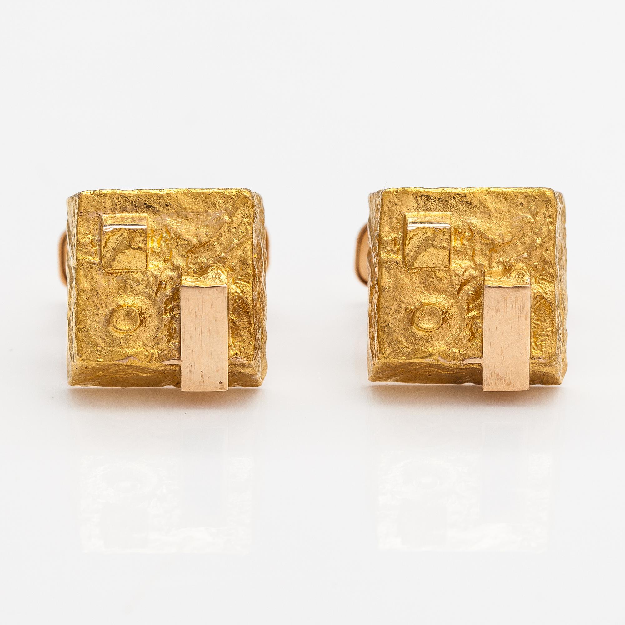 Bror Sundgren, A pair of 14K gold cufflinks. Westerback, Helsinki 1971.