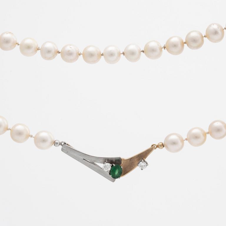 ELON ARENHILL, cultured pearls 8-9 mm, pendant 18K gold and whitegold w tsavorite and 2 diamonds approx 0,35 ct   total.