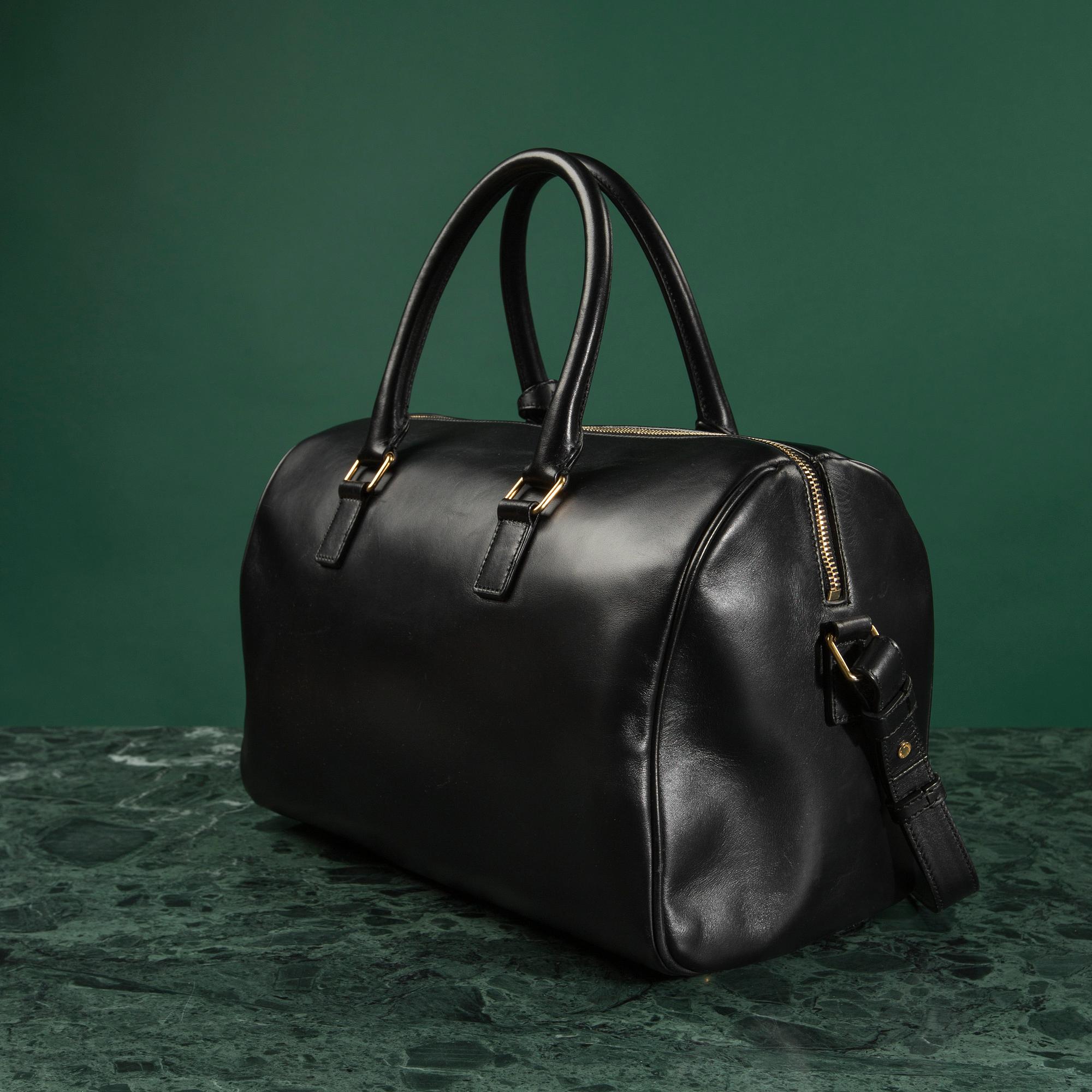 HANDBAG, "Duffle 6Hr Leather Noir", Saint Laurent" 30 x 20 x 17 cm.