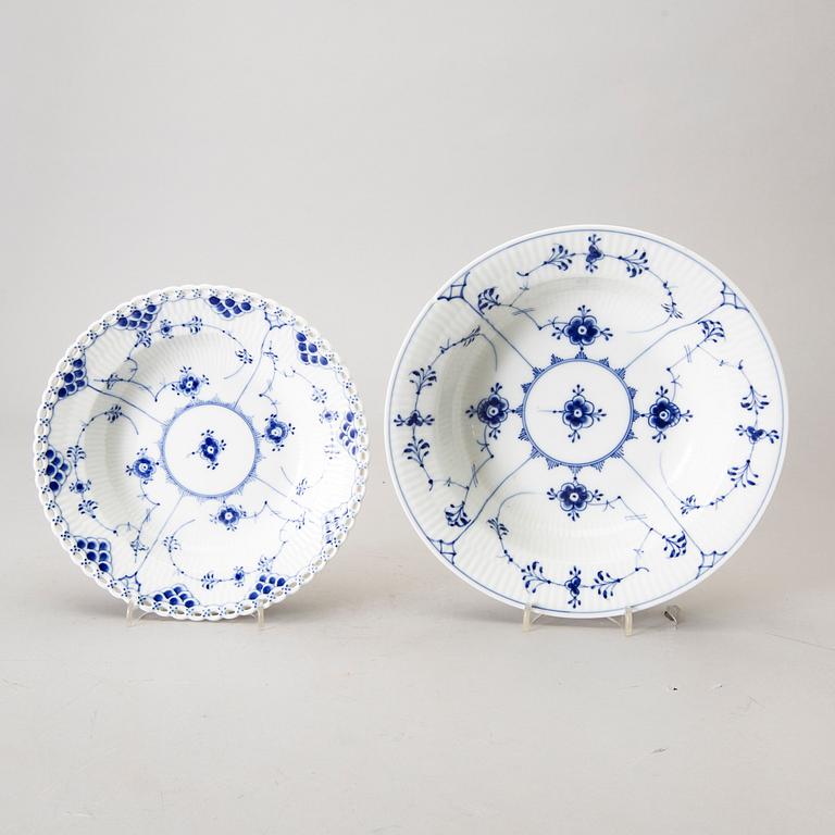 SERVIS, helblonde, 52+1 delar, Musselmalet, Royal Copenhagen.