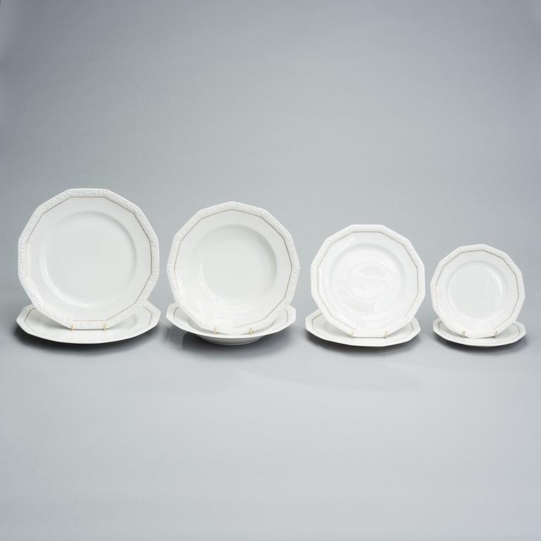 RUOKA-ASTIASTO, 93 osaa, posliinia, Rosenthal Classic ja Rosenthal Selb-Bavaria Maria.