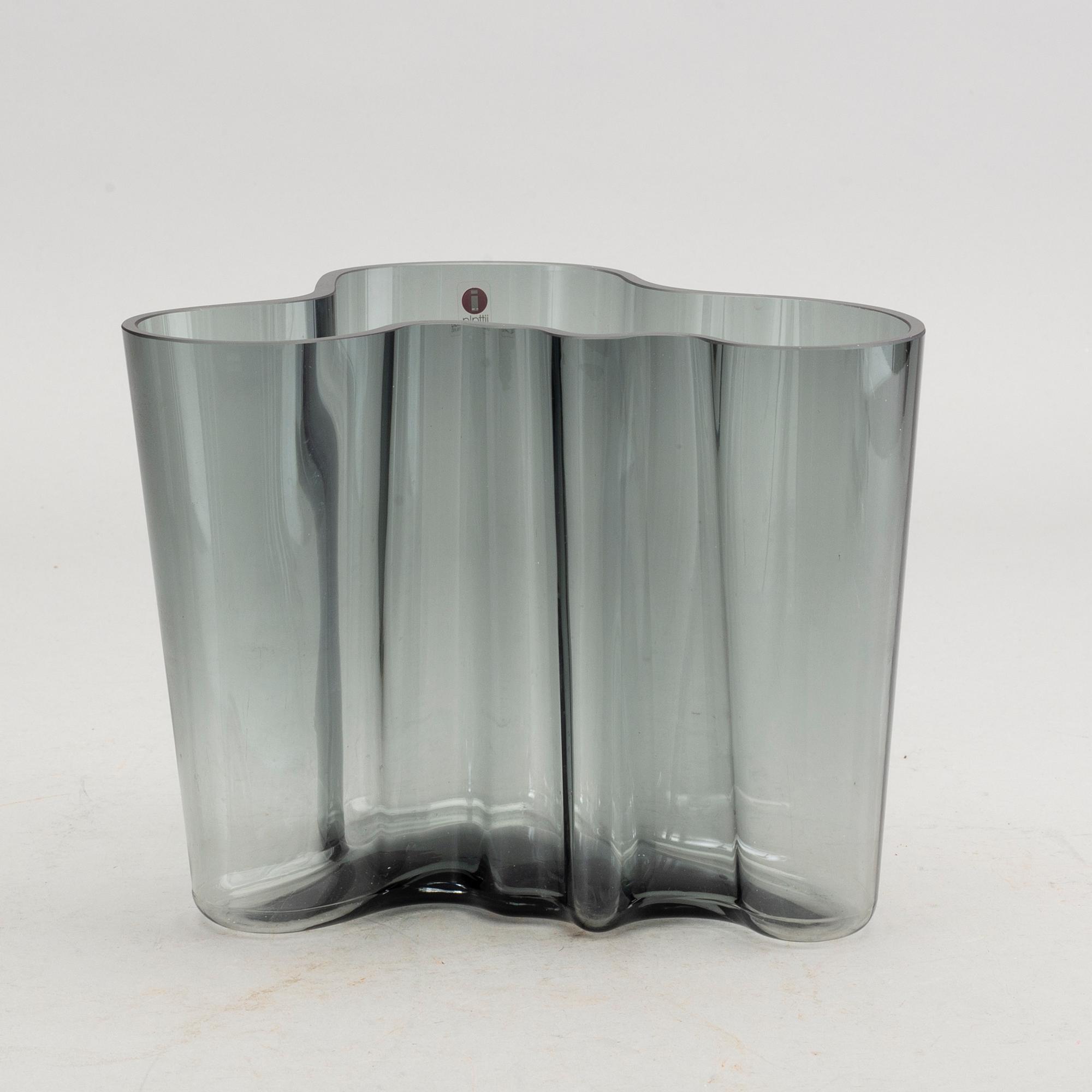 Alvar Aalto, a '3030' glass vase, signed Alvar Aalto. Ittalal, Finland.
