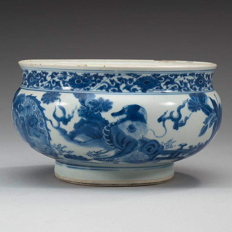 A blue and white Transitional censer, 17th Century.