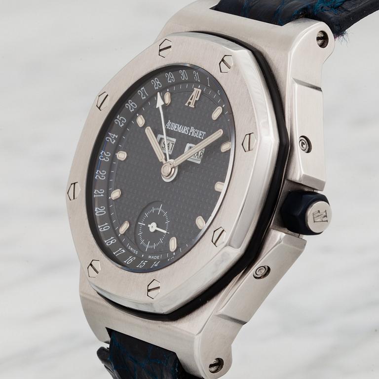 AUDEMARS PIGUET, Royal Oak Offshore, Triple Calendar, wristwatch, 39 mm.