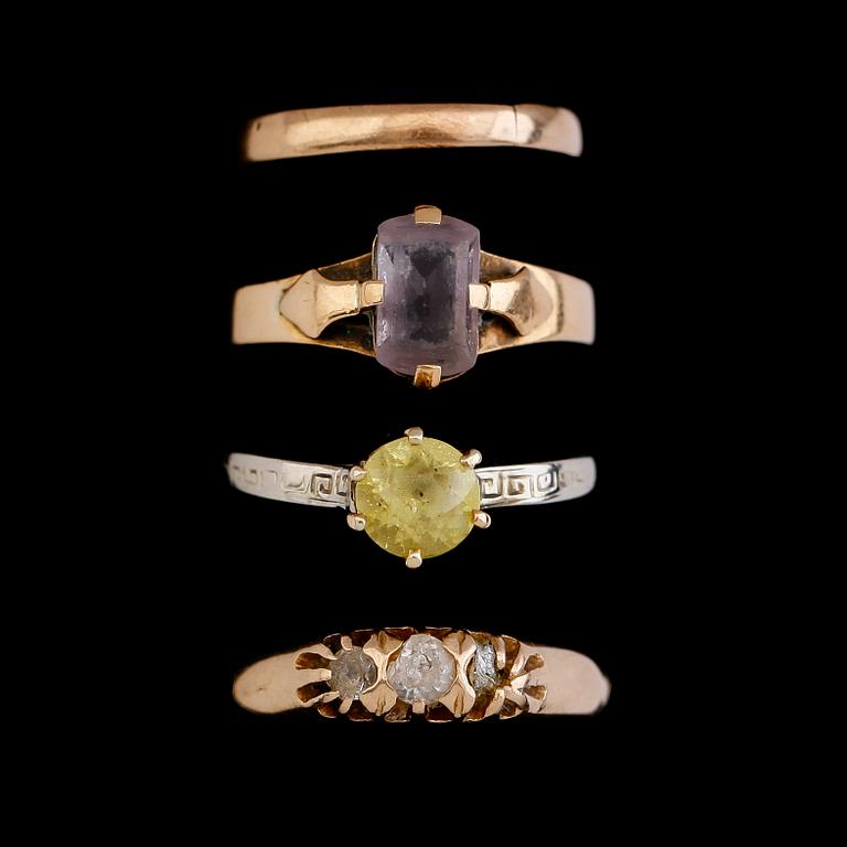 RINGAR, 4 st, 10 k, 14 k samt 18 k guld, med olika stenar. Total vikt med stenar ca 7 gram.