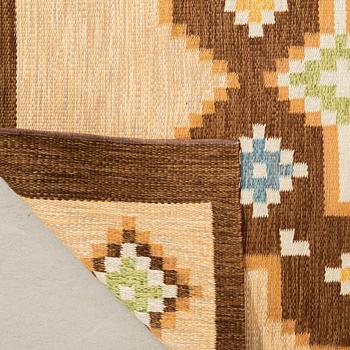 Anna-Greta Sjöqvist, Matta rölakan, ca 240x135 cm, signerad AGS.