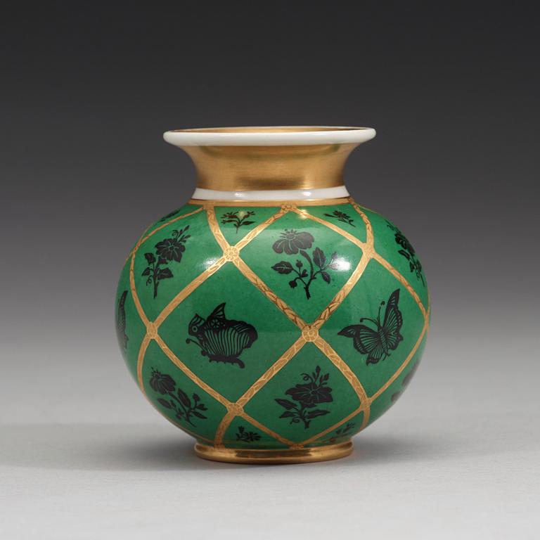 A Russian vase, Imperial Porcelain Manufactory, St Petersburg, Nicholas I (1825-55).